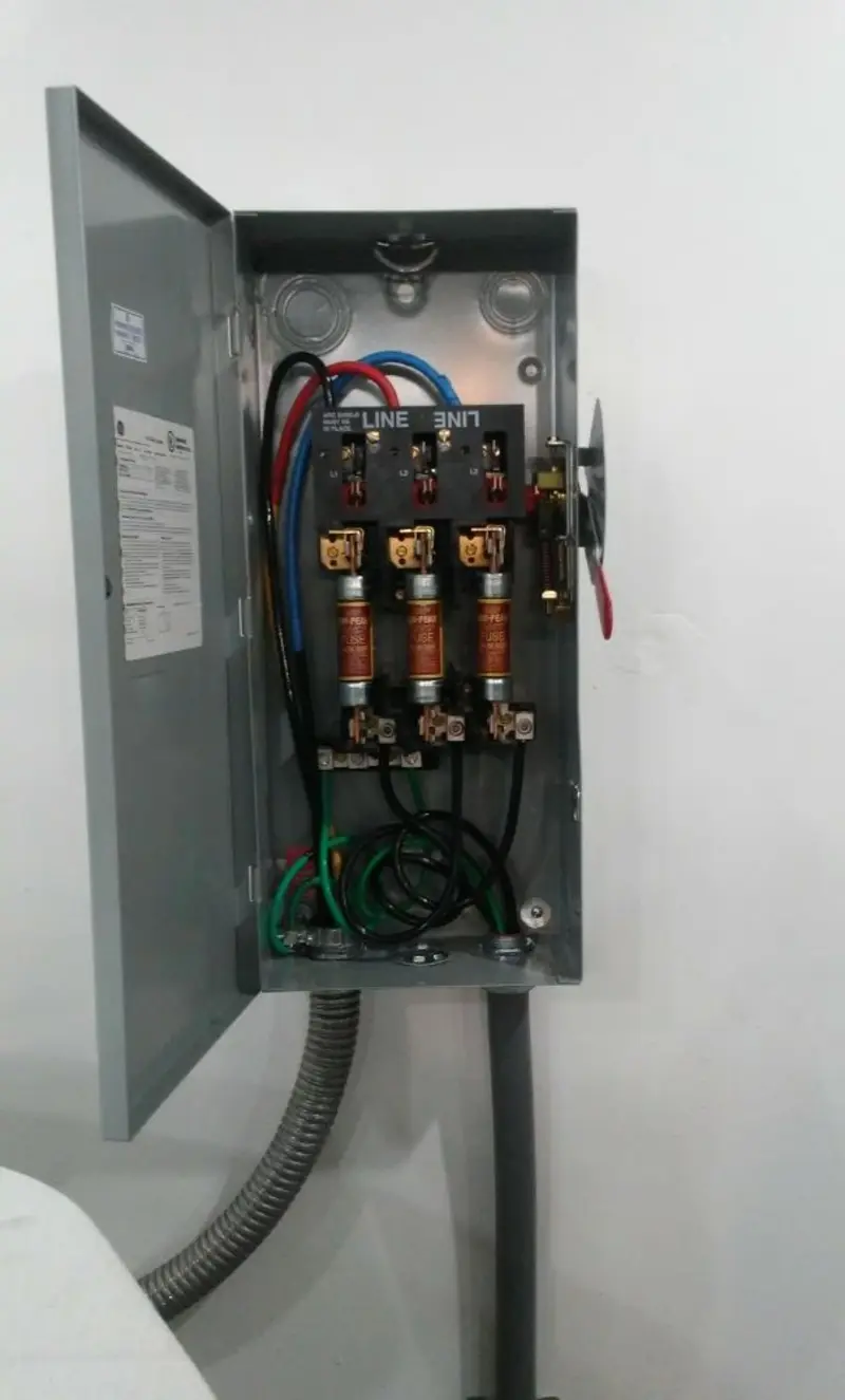 Three-phase disconnect switch installed for Smoke Detector Installation in Potsdam